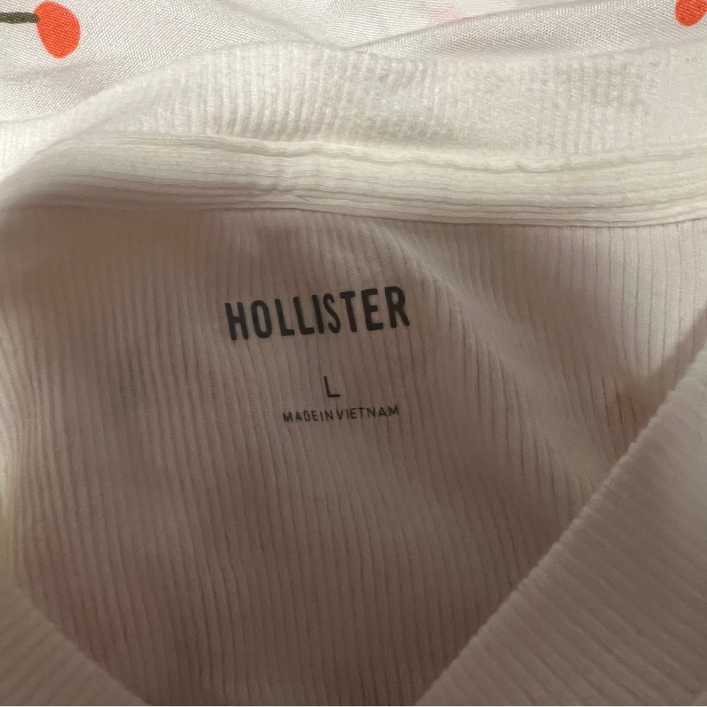 Hollister Bow baby tee - Picture 3 of 3